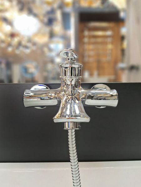 Смеситель для ванны с душем AltroBagno Beatrice 0204 Cr Смеситель для ванны с душем AltroBagno Beatrice 0204 Cr