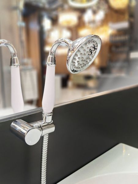 Смеситель для ванны с душем AltroBagno Beatrice 0206 Bi Смеситель для ванны с душем AltroBagno Beatrice 0206 Bi