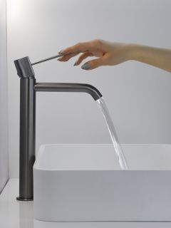 Смеситель для раковины AltroBagno Bilancia 010226 GrMt Смеситель для раковины AltroBagno Bilancia 010226 GrMt