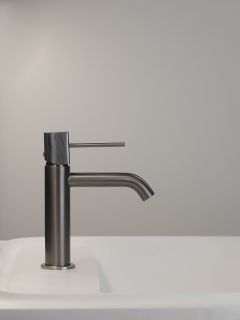 Смеситель для раковины AltroBagno Bilancia 0141 GrMt Смеситель для раковины AltroBagno Bilancia 0141 GrMt
