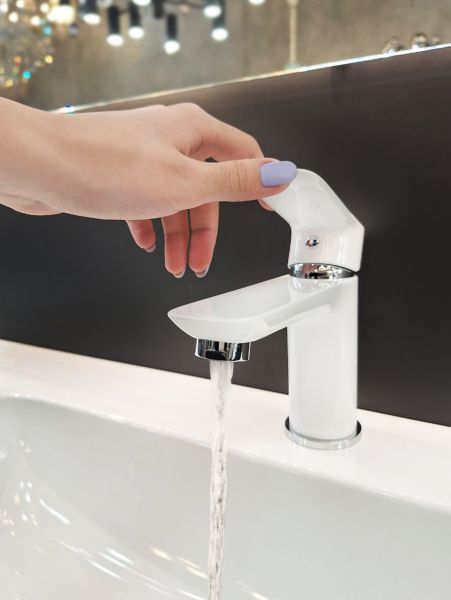 Смеситель для раковины AltroBagno Diretto 0107 Bi Смеситель для раковины AltroBagno Diretto 0107 Bi