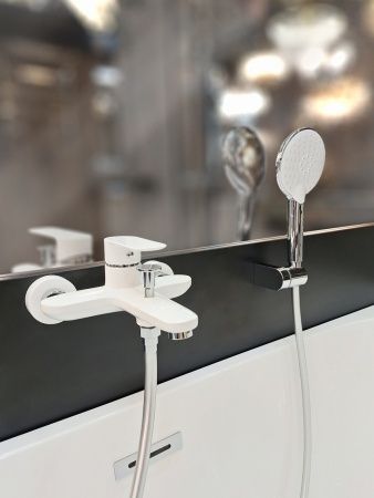 Смеситель для ванны AltroBagno Diretto 0209 Bi белый Смеситель для ванны AltroBagno Diretto 0209 Bi белый
