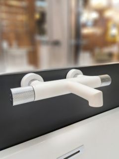 Смеситель для ванны AltroBagno Intento 0217 BiOp белый матовый Смеситель для ванны AltroBagno Intento 0217 BiOp белый матовый