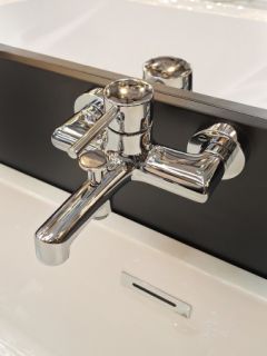 Смеситель для ванны AltroBagno Intento 0218 Cr хром Смеситель для ванны AltroBagno Intento 0218 Cr хром