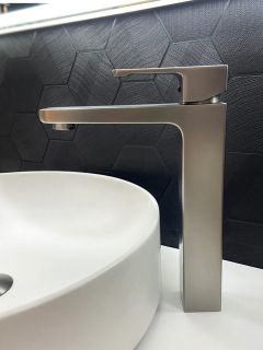Смеситель для раковины AltroBagno Lamberto 010224 GrMt Смеситель для раковины AltroBagno Lamberto 010224 GrMt