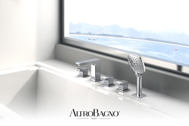 Смеситель на борт ванны с душем AltroBagno Lamberto 020101 Cr хром Смеситель на борт ванны с душем AltroBagno Lamberto 020101 Cr хром