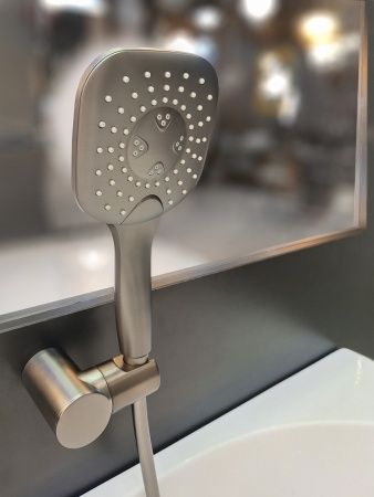 Смеситель для ванны AltroBagno Lamberto 0224 GrMt сталь оружейная Смеситель для ванны AltroBagno Lamberto 0224 GrMt сталь оружейная