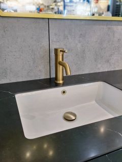 Смеситель для раковины AltroBagno Metropoli 0134 OrSp Смеситель для раковины AltroBagno Metropoli 0134 OrSp