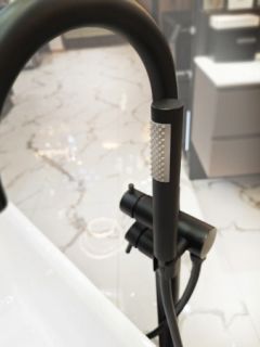 Смеситель для ванны AltroBagno Metropoli 020202 NeOp черный матовый Смеситель для ванны AltroBagno Metropoli 020202 NeOp черный матовый