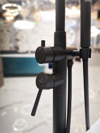 Смеситель для ванны AltroBagno Metropoli 020202 NeOp черный матовый Смеситель для ванны AltroBagno Metropoli 020202 NeOp черный матовый