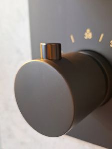 Душевая система с термостатом AltroBagno Unione 040408 NeOp  черный матовый