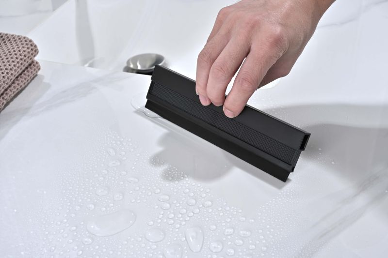 Полка для душа Aquatek AQ4966MB со стеклоочистителем чёрный