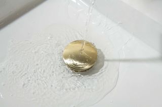 Донный клапан для раковины Aquatek AQ6003BG шлифованное золото Донный клапан для раковины Aquatek AQ6003BG шлифованное золото