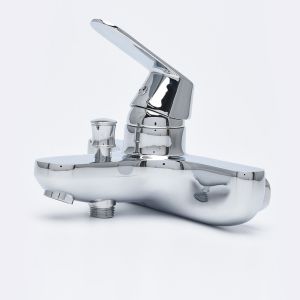 Смеситель для ванны AQUAme Prato AQMP6132 с душевым гарнитуром хром