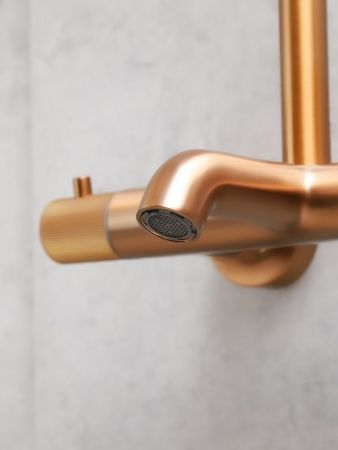 Душевая система с термостатом AltroBagno Bilancia 030431 RaSp медь матовая Душевая система с термостатом AltroBagno Bilancia 030431 RaSp медь матовая