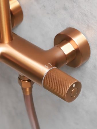 Душевая система с термостатом AltroBagno Bilancia 030431 RaSp медь матовая Душевая система с термостатом AltroBagno Bilancia 030431 RaSp медь матовая