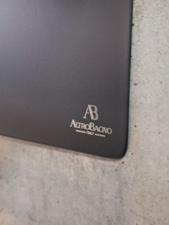 Держатель для туалетной бумаги с полкой AltroBagno Aperto 080905 NeOp Держатель для туалетной бумаги с полкой AltroBagno Aperto 080905 NeOp