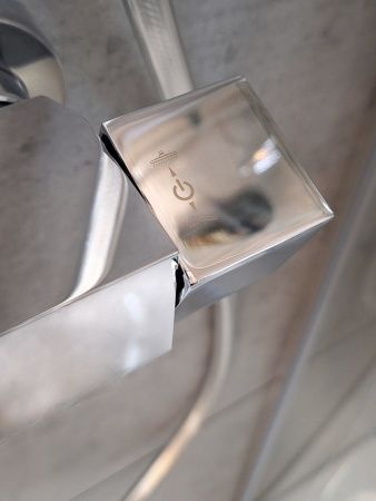 Душевая система с термостатом AltroBagno Cascata 030401 Cr хром Душевая система с термостатом AltroBagno Cascata 030401 Cr хром