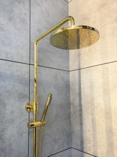 Душевая система с термостатом AltroBagno Costanza 030419 Or золото Душевая система с термостатом AltroBagno Costanza 030419 Or золото