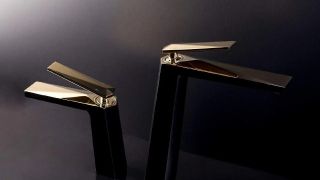 Смеситель для раковины Boheme Venturo чёрный/золото 381-B Смеситель для раковины Boheme Venturo чёрный/золото 381-B