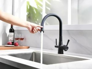Смеситель для кухонной мойки Lemark Comfort LM3075BL