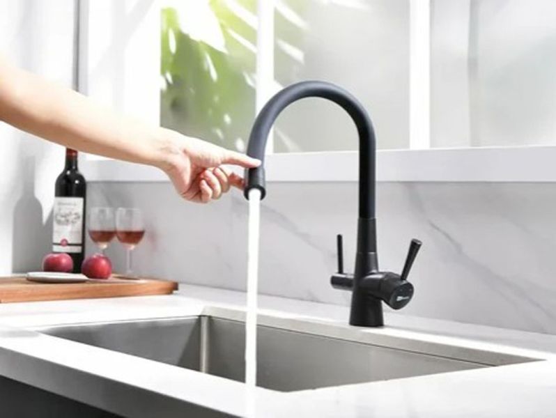Смеситель для кухонной мойки Lemark Comfort LM3075BL