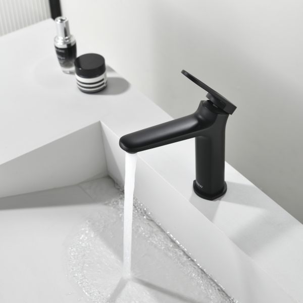 Смеситель для раковины Black&White Gravity 7109MB чёрный матовый