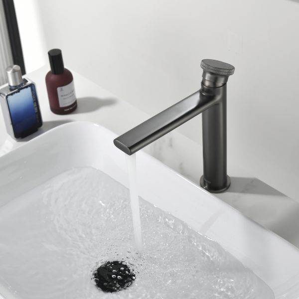 Смеситель для раковины Black&White Gravity 7307GM оружейная сталь