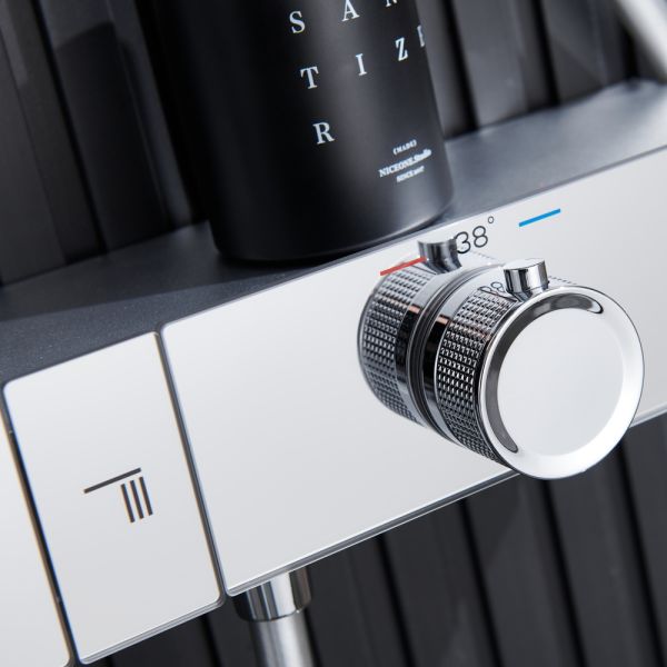 Душевая стойка Black&White Gravity 9005C с термостатом хром