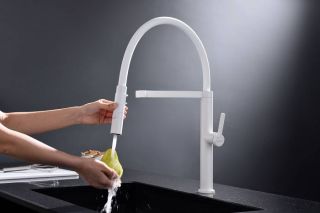 Смеситель для кухни Paulmark Leader Le214101-431 белый матовый Смеситель для кухни Paulmark Leader Le214101-431 белый матовый