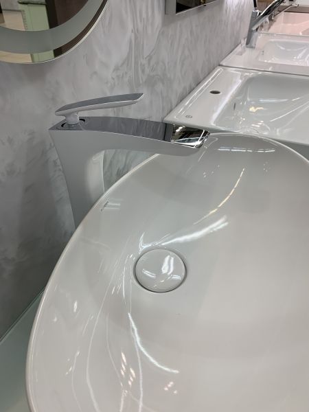 Смеситель для раковины Timo Helmi 4011/00-16F белый/хром