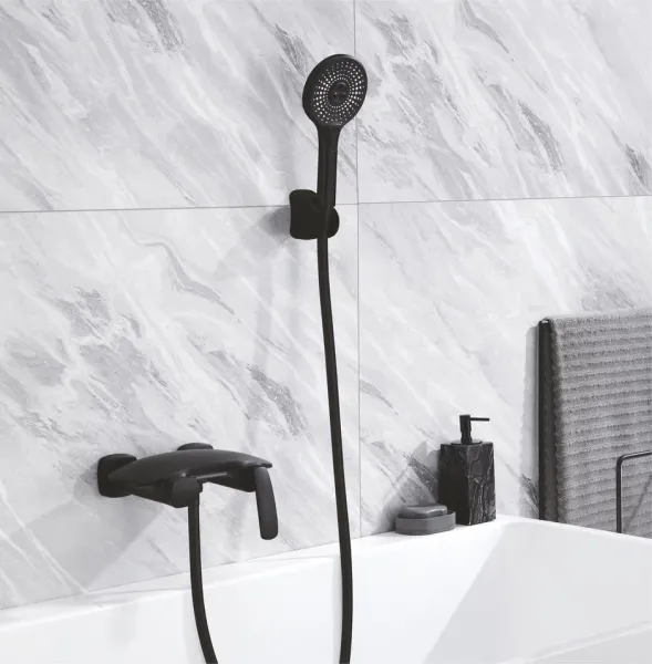 Смеситель для ванны Rose R1102H с каскадным изливом чёрный матовый