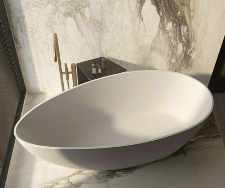 Ванна из искусственного камня AquaStone Милана 168x78см белый