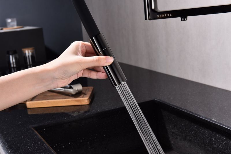 Смеситель для кухни Paulmark Tornado To213402-GB чёрный глянцевый