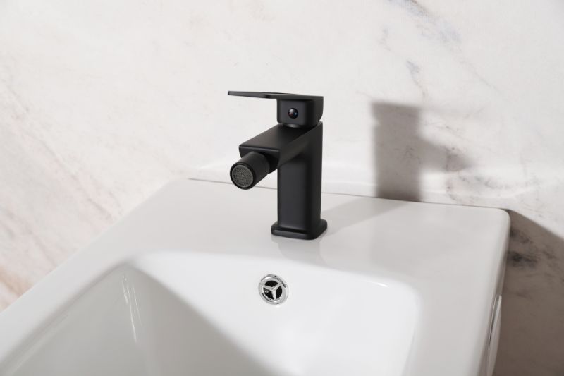 Смеситель для биде Gid Niagara L057-BM-B L057BMB черный матовый