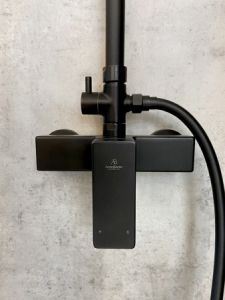 Душевая система AltroBagno Intento 030104 Cr черный матовый