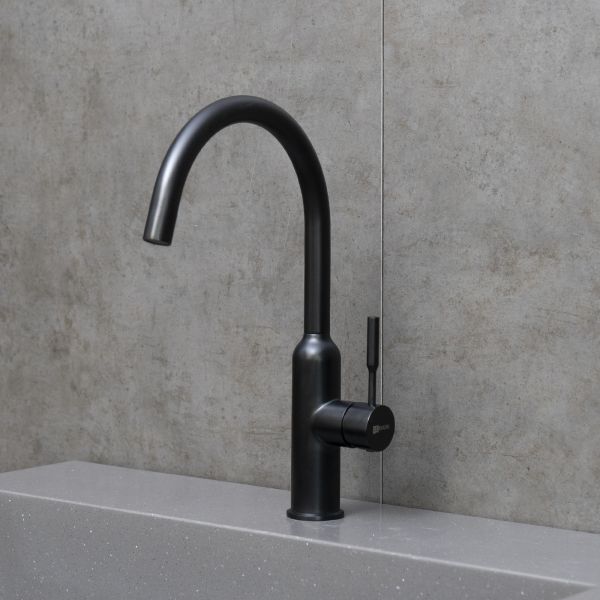 Смеситель для кухни Lemark Expert LM5079BL чёрный Смеситель для кухни Lemark Expert LM5079BL чёрный