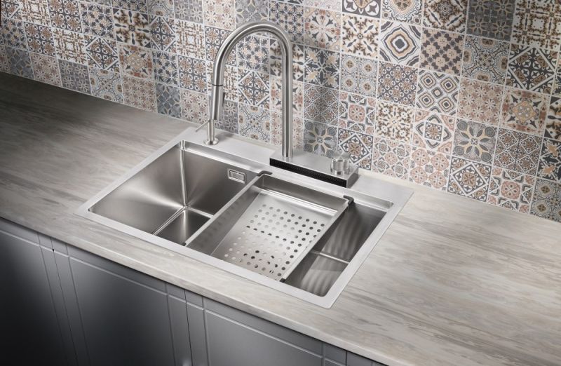 Мойка для кухни Milacio Denia 68 Steel MC.77410 в комплекте со смесителем и коландером нержавеющая сталь