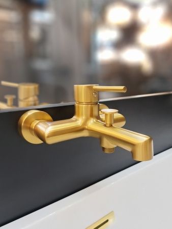 Смеситель для ванны AltroBagno Metropoli 0219 OrSp матовое золото Смеситель для ванны AltroBagno Metropoli 0219 OrSp матовое золото