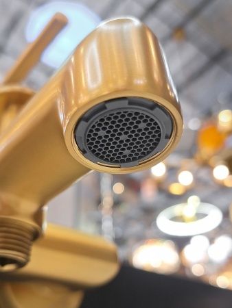 Смеситель для ванны AltroBagno Metropoli 0219 OrSp матовое золото Смеситель для ванны AltroBagno Metropoli 0219 OrSp матовое золото