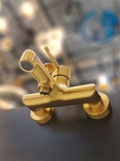 Смеситель для ванны AltroBagno Metropoli 0219 OrSp матовое золото Смеситель для ванны AltroBagno Metropoli 0219 OrSp матовое золото