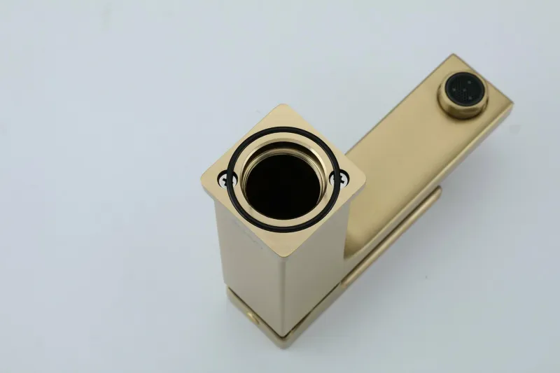 Смеситель для раковины Gappo G1017-3 золотой сатин Смеситель для раковины Gappo G1017-3 золотой сатин