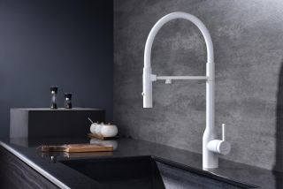 Смеситель для кухни Paulmark Magneto One Ma213188-WH белый, рычажный, с гибким изливом