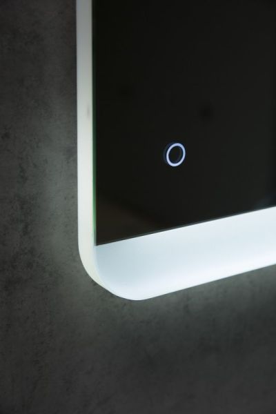 Зеркало BelBagno с LED-подсветкой и сенсорным управлением SPC-CEZ-700-700-LED-TCH