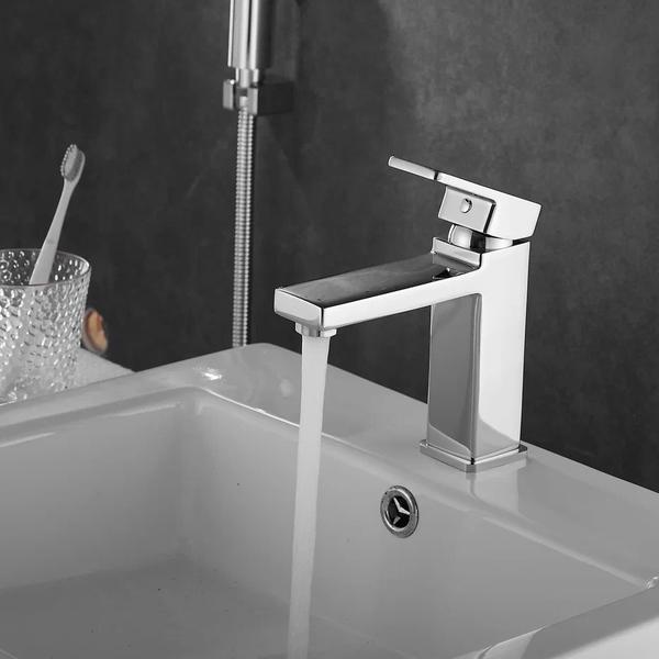 Смеситель для раковины с гигиеническим душем Shevanik S8271 хром