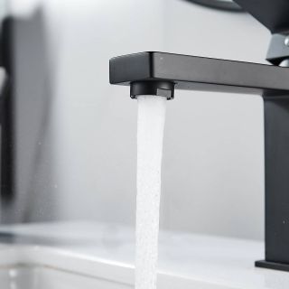 Смеситель для раковины Shevanik S9601H чёрный Смеситель для раковины Shevanik S9601H чёрный