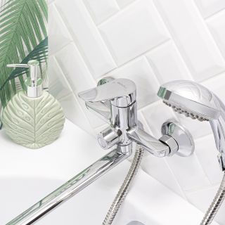 Смеситель для ванны с душем BOOU B8290-18F хром Смеситель для ванны с душем BOOU B8290-18F хром