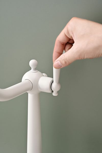 Смеситель для кухни Paulmark Retro Re213226-431 белый матовый