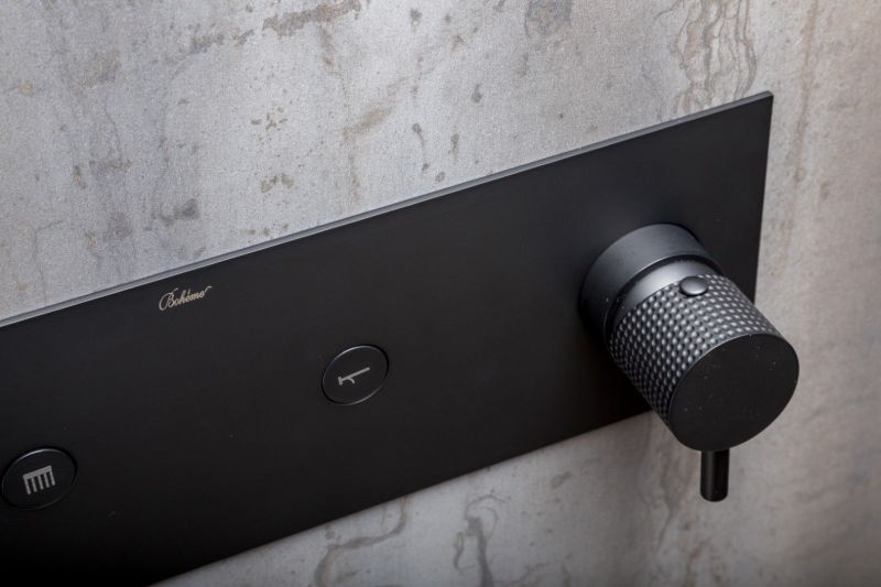 Душевая система Boheme Fusion 131-2-B с термостатом чёрный