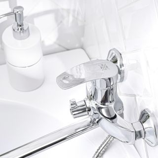 Смеситель для ванны с душем РМС SL85-006E хром Смеситель для ванны с душем РМС SL85-006E хром